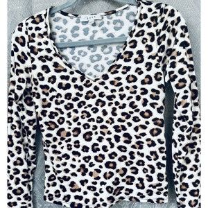 2 Ladies Gaze Long Sleeved Animal Print Tops Size Small And Extra Small